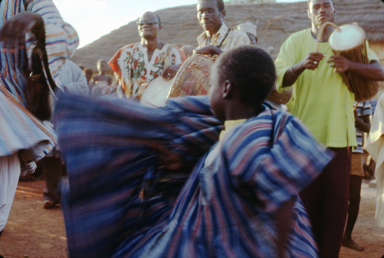 young Takai dancers